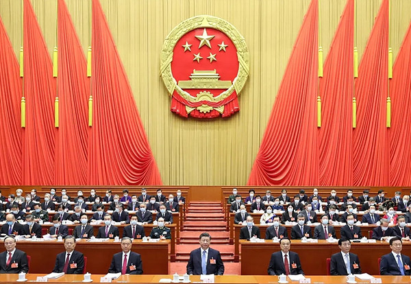 올해 3월 개막한 13회 중국 전국인민대표회의 모습.(신랑망)