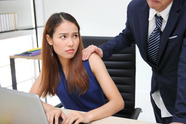 19일부터 고용상 성차별, 직장 내 성희롱 피해를 노동위원회에 알릴 수 있는 제도가 시행된다.(pixabay)