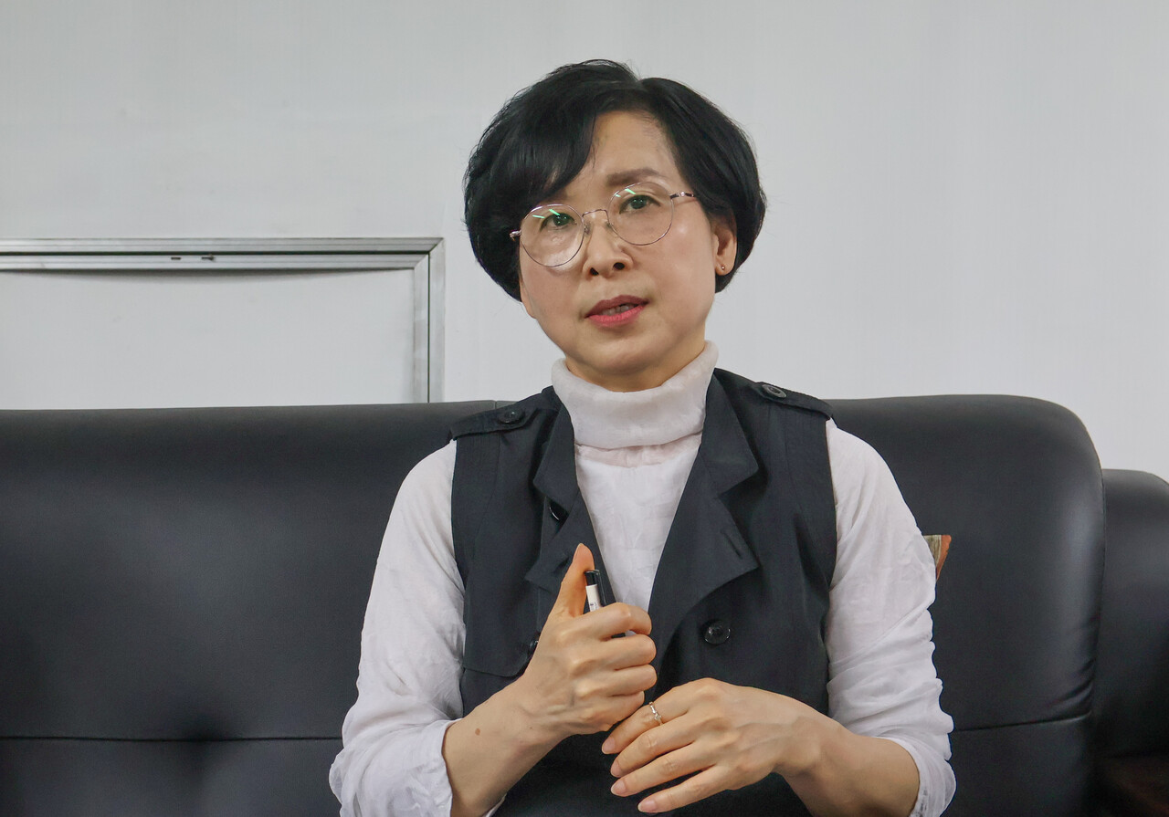 지난 22일 참행복나눔운동 본부에서 박경의 이사가 행복나눔운동의 방향에 대해 설명하고 있다. (사진=참행복나눔운동)