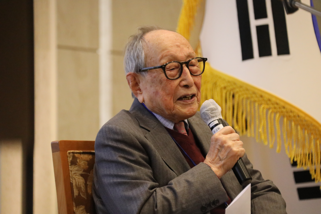 참행복나눔운동 11주년 기념식이 열린 호암교수회관 무궁화 홀에서 25일 김형석 교수가 강연했다. (사진=참행복나눔운동)