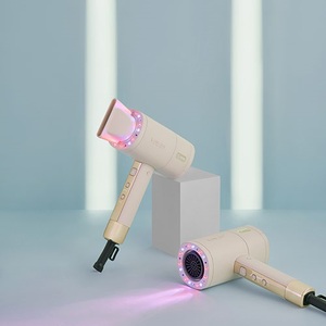 <b>JMW</b>, <b>드라이기</b> '루미에어 2.0' 신제품 선보여... LED로 두피케어도 가...